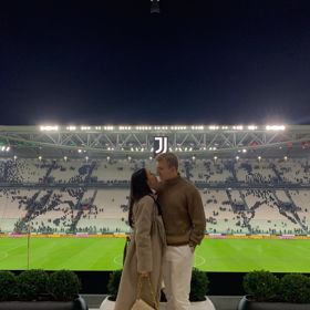 Pavel Nedvěd junior se svou dívkou Giadou na fotbale.