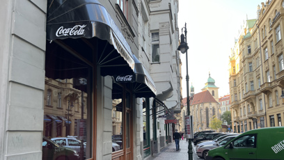 FOTO: Karlos si vodil milenku do pražského bytu v centru Prahy.