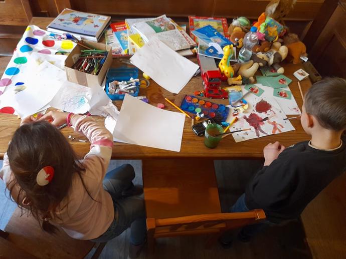 FOTO: Na chvíli zapomenou na strasti války. – stránka 1375