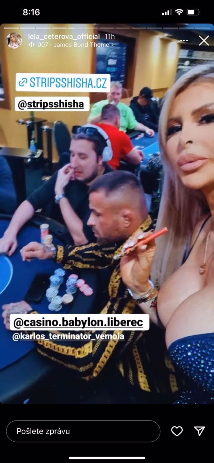 FOTO: Lela se hned pochlubila. – stránka 2112