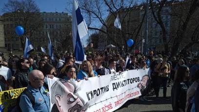 FOTO: Rusové protestují proti válce.