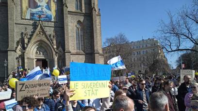 FOTO: Sešli se na náměstí Míru.