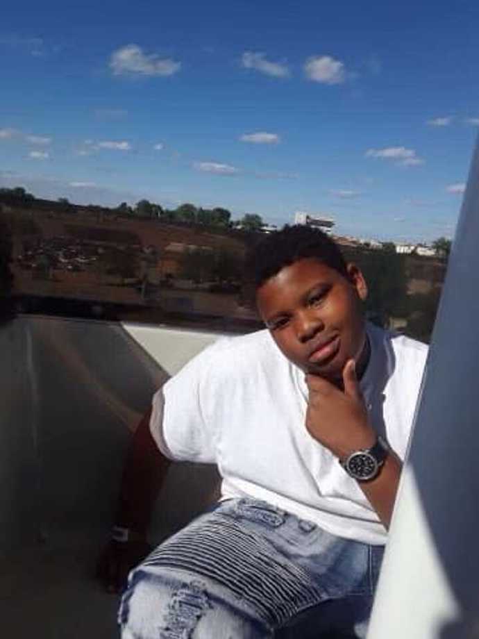 FOTO: Tire Sampson byl nadějný středoškolský fotbalista. – stránka 4