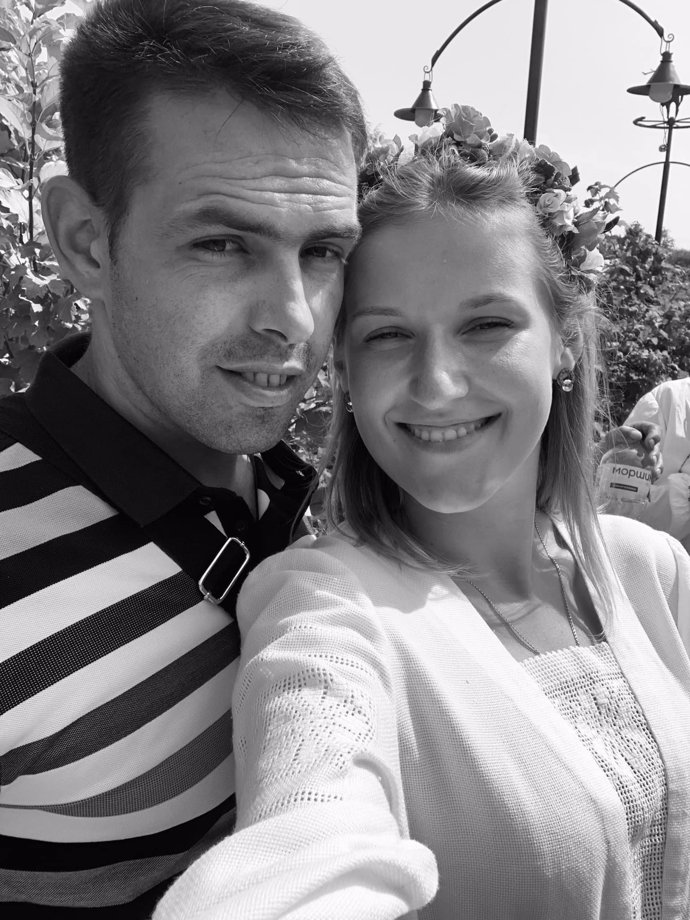 FOTO: Měli krátce po svatbě. – stránka 1250