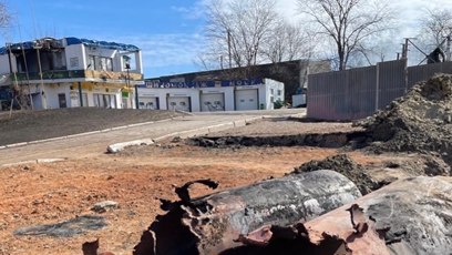 FOTO: Po celém Charkově jsou buď trosky, nebo pozůstatky raket.