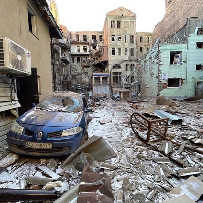 FOTO: Ukrajinský Charkov je z velké části v troskách. – stránka 1229