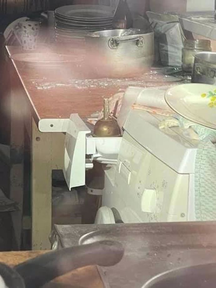 FOTO: Granát v zásobníku pračky. Cílem není nikdo jiný než navrátivší se civilisté. – stránka 1037