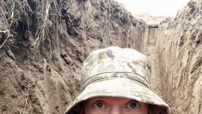 FOTO: Antonia v zákopu.