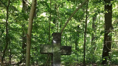 FOTO: Michal J. nechal v Třebíči pod borovinskym mostem udělat tyto kříže.