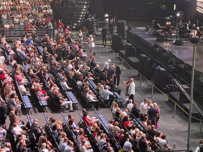 FOTO: Velkolepý koncert Pocta Karlu Gottovi. – stránka 189