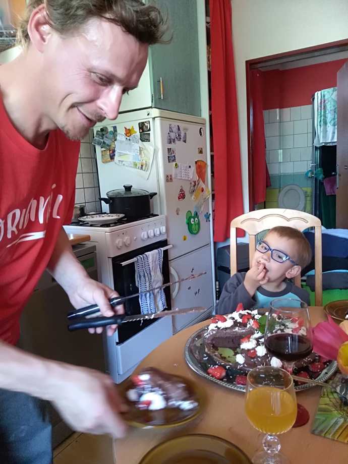 FOTO: Michal J. za svou pomoc Ukrajině zaplatil životem. – stránka 924