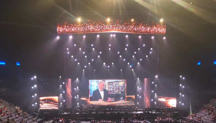 FOTO: Koncert v O2 areně. – stránka 187