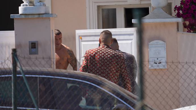 FOTO: Dorazili první přátelé Karlose. – stránka 1985