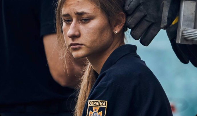 FOTO: Výraz záchranářky mluví za vše. – stránka 905