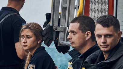 FOTO: Vyčerpaní hasiči.