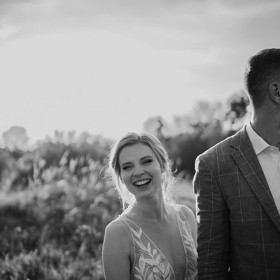 Svou svatbu se snažili ututlat, nakonec ji prozradil ženichův kamarád. 