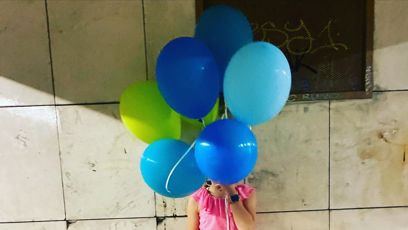 FOTO: Dcera Marty Jandové je vybavena balonky.