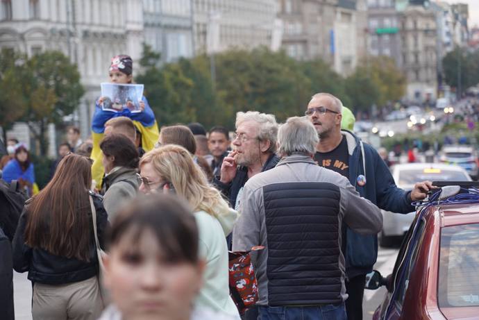 FOTO: Účastníci demonstrace. – stránka 733