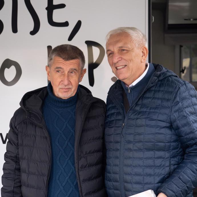 FOTO: Andrej Babiš s Jaromírem Dědečkem. – stránka 1075