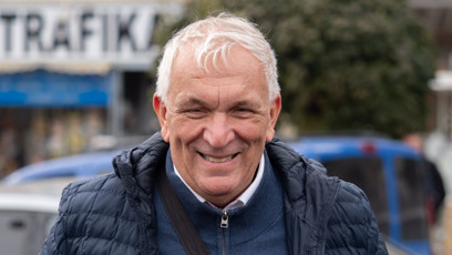 FOTO: Jaromír Dědeček se neštítí očerňovat nejen svého soupeře, ale i jeho manželku.