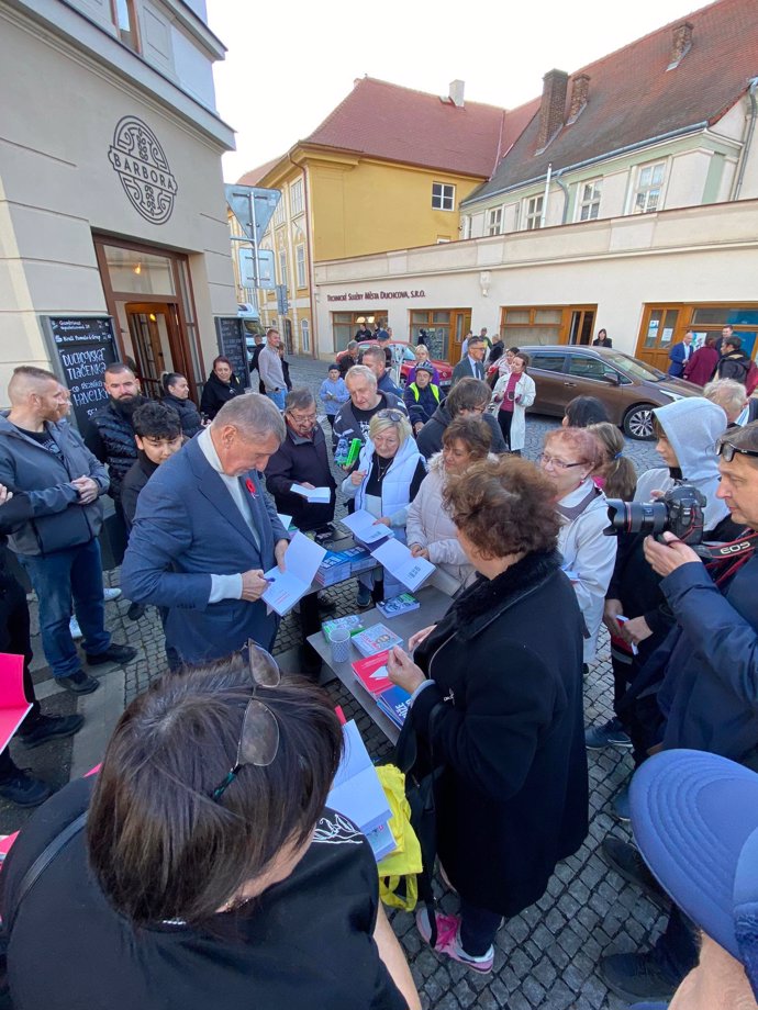 FOTO: Kampaň proběhla poklidně. – stránka 1041