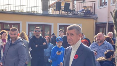 FOTO: Andrej Babiš se setkal s příznivci.