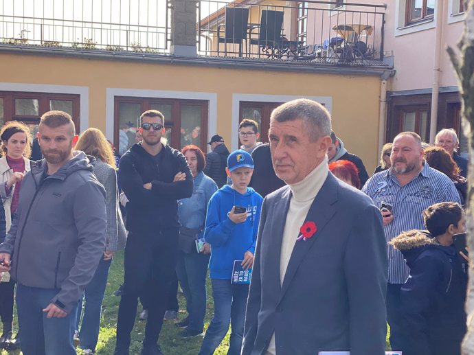 FOTO: Andrej Babiš se setkal s příznivci. – stránka 1055