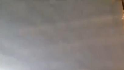 FOTO: Amelie povzbudila vyděšené civilisty v bunkru.