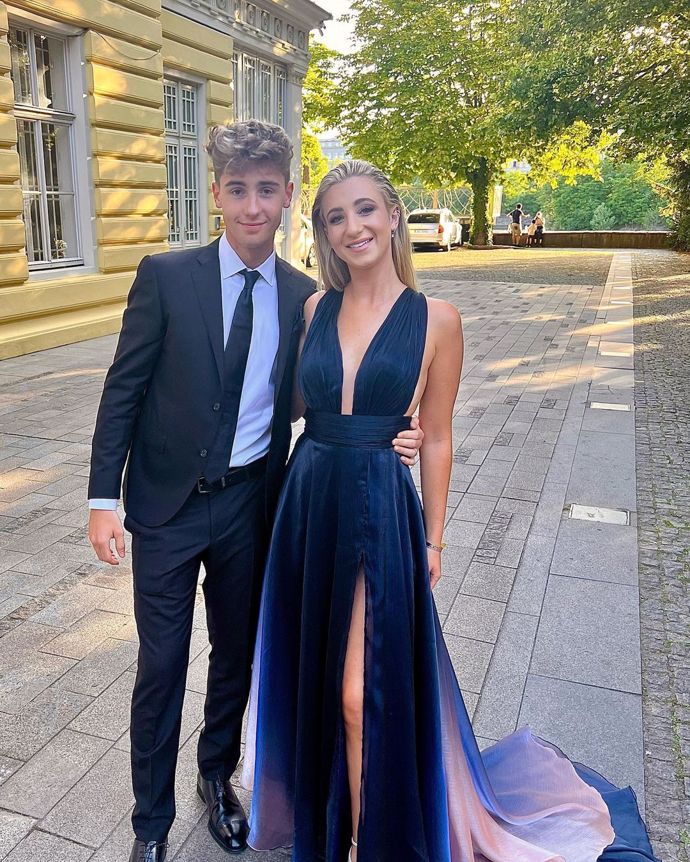 FOTO: Babišovi děti rostou jak z vody. – stránka 14