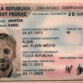 Občanský průkaz Karla Janečka.