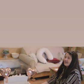 Na prababičku vypadá skvěle. 