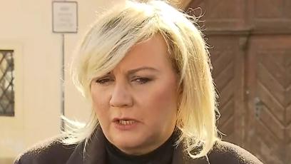 FOTO: Bývalá ministryně financí Alena Schillerová měla rozlítaný účes.