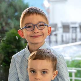 Synové Alex Mynářové.