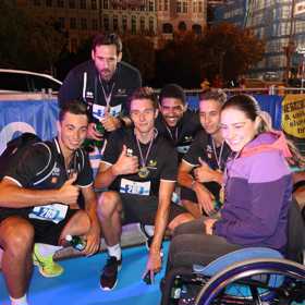 Vendula miluje plavání.