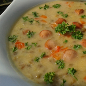 Čočková polévka se zakysanou smetanou