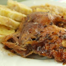 Kachnu můžeme připravit podle receptu na oblíbenou pomalou kachnu.