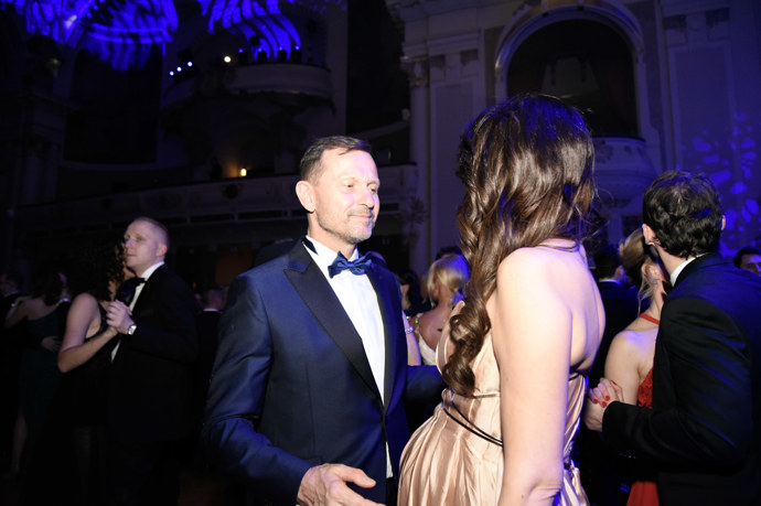 FOTO: Agáta Hanychová s Jaromírem Soukupem zazářila na Českém plese. – stránka 2595