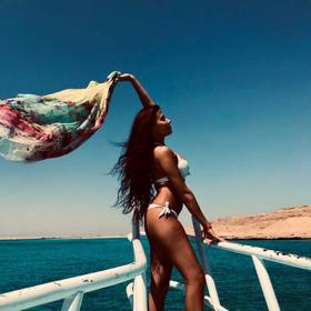 Julie Anna Šulcová má perfektní postavičku. 