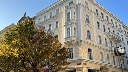 FOTO: Karlos si vodil milenku do pražského bytu v centru Prahy.