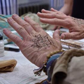 Detail jeho proměny.