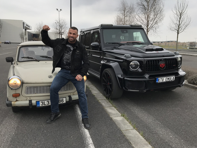 FOTO: Zavzpomínal přitom na mládí, kdy s trabantem jezdil. – stránka 1833