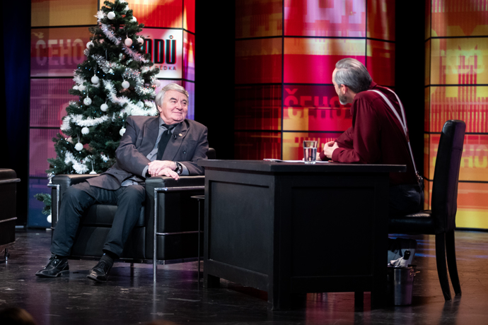 FOTO: Už o tom prý dokáže mluvit. – stránka 309