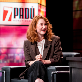 Herečka Natálie Halouzková má i svůj vlastní podcast. 