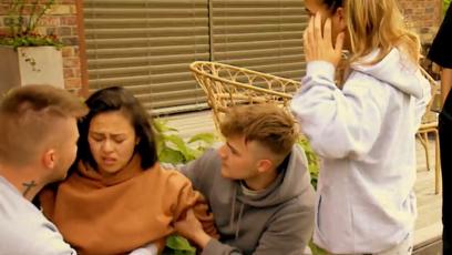 FOTO: Djany zkolabovala při rozcvičce.