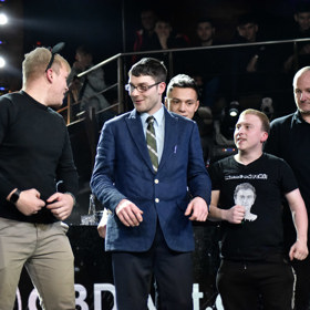 Na tiskovce se Kluk s kamením porval s MaxGreenem. 