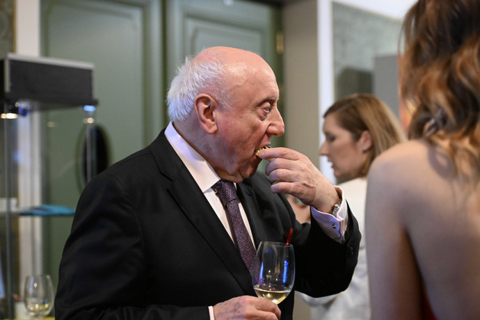 FOTO: Felix Slováček si večer užíval. – stránka 879
