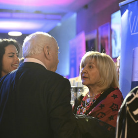 Felix Slováček si následně šel popovídat s další ženou, tajemnou blondýnou.