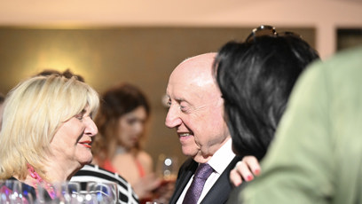 FOTO: Felix Slováček a tajemná žena si měli co říct.