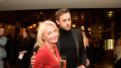 FOTO: Syn dělal mamince doprovod.