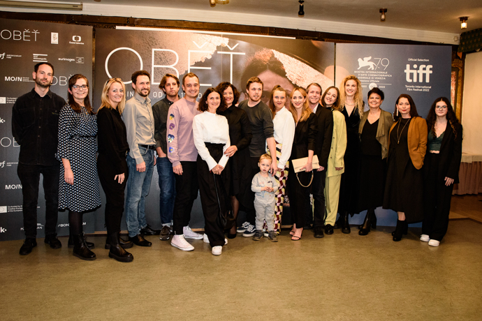 FOTO: Herci a tvůrci filmu Oběť. – stránka 159